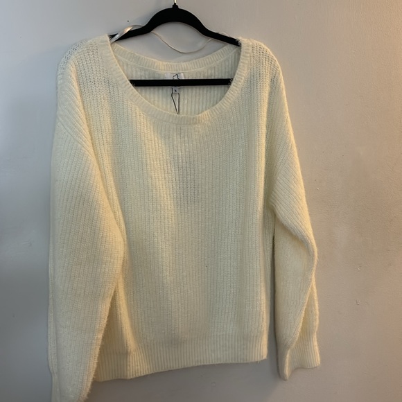 NWT KAWALATEE OFF THE SHOULDER KNIT - Picture 5 of 14